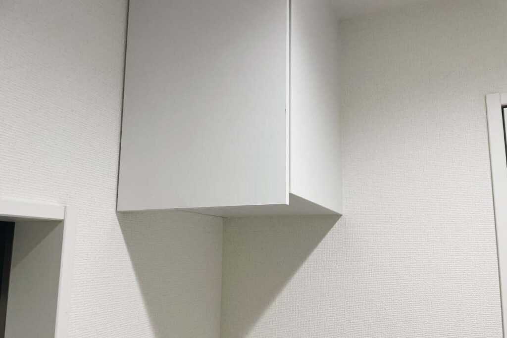 hanging cabinet 00